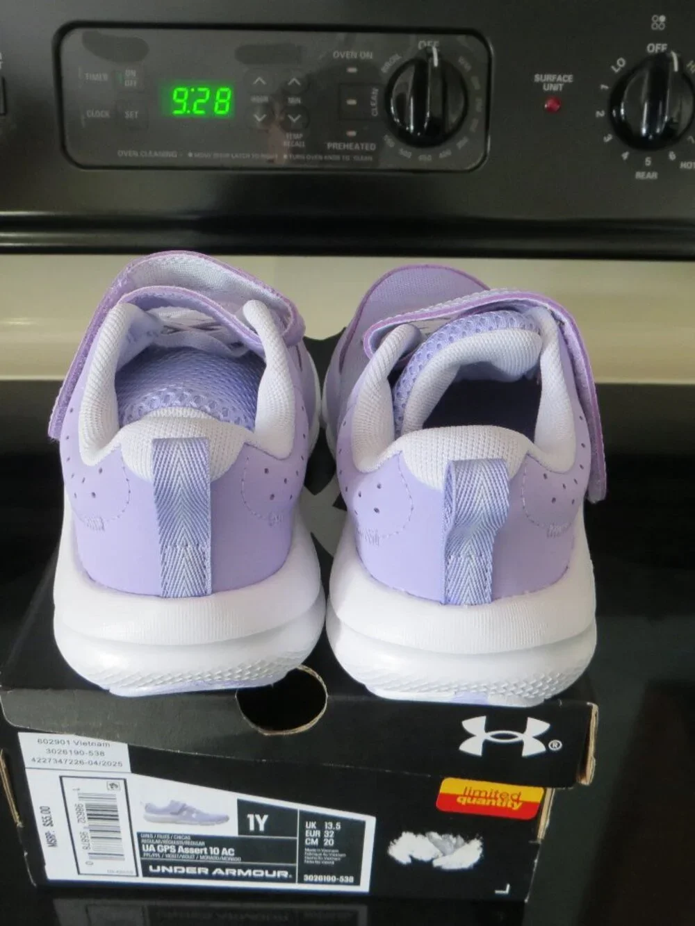 Girl's Under Armour Assert 10 AC Sneakers - Picture 4 of 5